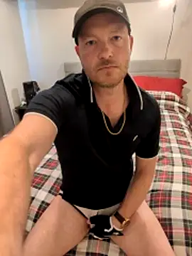 Straight GuyUK online show from May 31, 1:18 pm