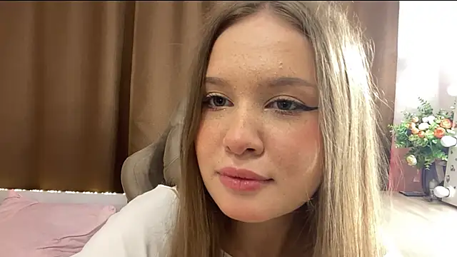 Snapshot of StefiMoon chatting on May 28, 1:08 pm StefiMoon online show from May 28, 1:08 pm
