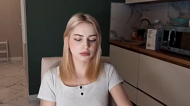 Snapshot of fruktozzkaa chatting on May 28, 5:32 pm fruktozzkaa online show from May 28, 5:32 pm