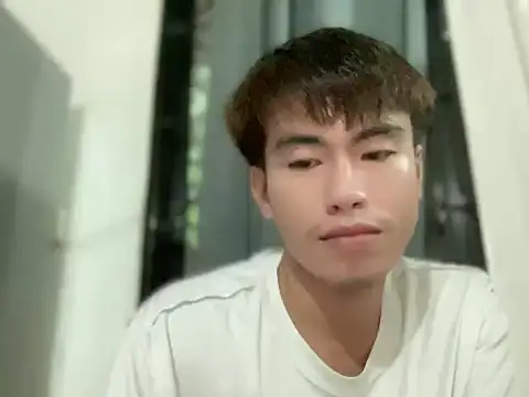 Snapshot of grumpyyy2003 chatting on July 10, 9:34 am grumpyyy2003 online show from July 10, 9:34 am