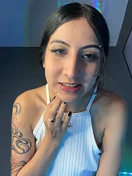 Snapshot of Naaria_ chatting on June 19, 2:27 am Naaria online show from June 19, 2:27 am