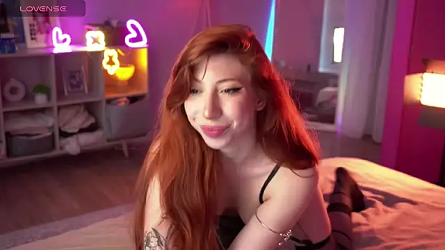 Snapshot of Mia_Daddysgirl_ chatting on June 26, 8:19 am Mia Daddysgirl online show from June 26, 8:19 am