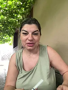 Snapshot of evaxxxcurvyxxx chatting on June 22, 6:21 am evaxxxcurvyxxx online show from June 22, 6:21 am