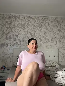 Snapshot of evaxxxcurvyxxx chatting on July 8, 12:53 pm evaxxxcurvyxxx online show from July 8, 12:53 pm
