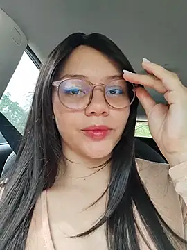 Snapshot of RoouseSiren chatting on May 29, 7:23 pm RoouseSiren online show from May 29, 7:23 pm