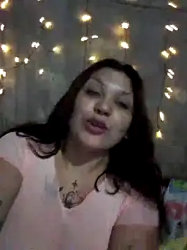 juliial online show from May 28, 8:28 pm