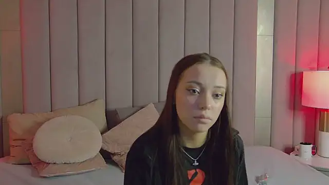 Zoey Neal online show from July 12, 9:11 am