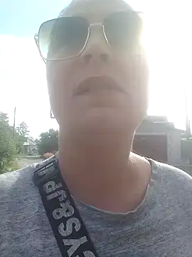 Snapshot of PolarLights35 chatting on June 18, 4:46 am PolarLights35 online show from June 18, 4:46 am