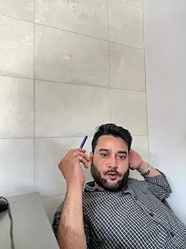 VBRAWN01 online show from June 20, 9:56 am
