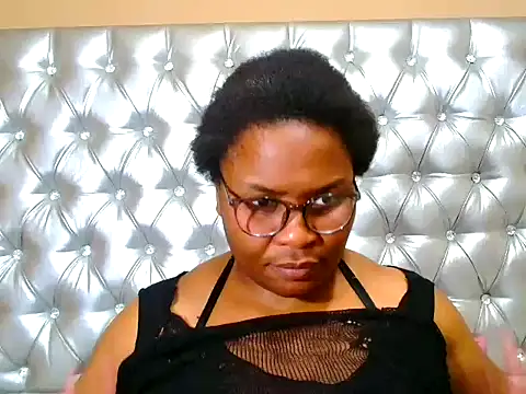 Snapshot of loveniax chatting on July 1, 11:01 am loveniax online show from July 1, 11:01 am