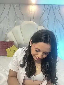 Snapshot of Miiarouse__ chatting on June 4, 3:45 am Miiarouse online show from June 4, 3:45 am