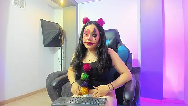 Snapshot of Miiarouse__ chatting on June 20, 3:42 am Miiarouse online show from June 20, 3:42 am