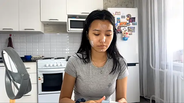 Snapshot of AikoHokonu chatting on June 7, 6:17 am AikoHokonu online show from June 7, 6:17 am