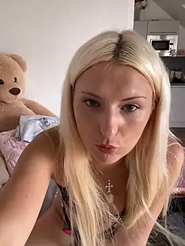 MimiLliiyy online show from July 16, 4:46 pm