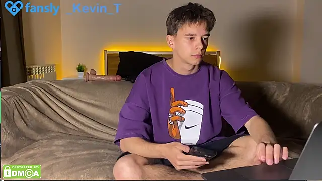 Kevin do0 online show from May 30, 7:44 pm