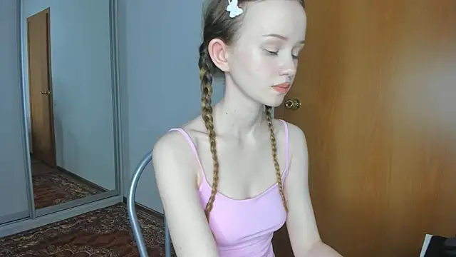 Snapshot of babymolly2 chatting on July 2, 6:25 pm babymolly2 online show from July 2, 6:25 pm