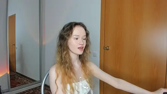 Snapshot of babymolly2 chatting on July 14, 6:13 pm babymolly2 online show from July 14, 6:13 pm