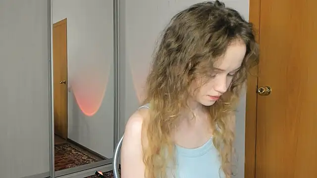 Snapshot of babymolly2 chatting on July 25, 9:23 pm babymolly2 online show from July 25, 9:23 pm