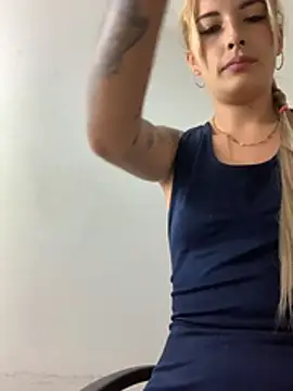 Snapshot of FER-723 chatting on July 10, 8:22 pm FER-723 online show from July 10, 8:22 pm