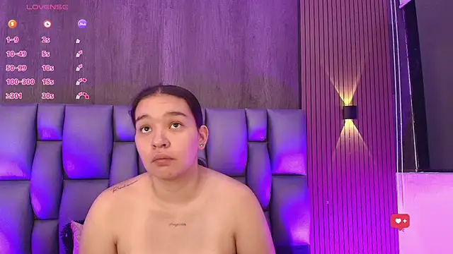 Snapshot of sophi_taylor chatting on June 29, 10:48 am sophi taylor online show from June 29, 10:48 am
