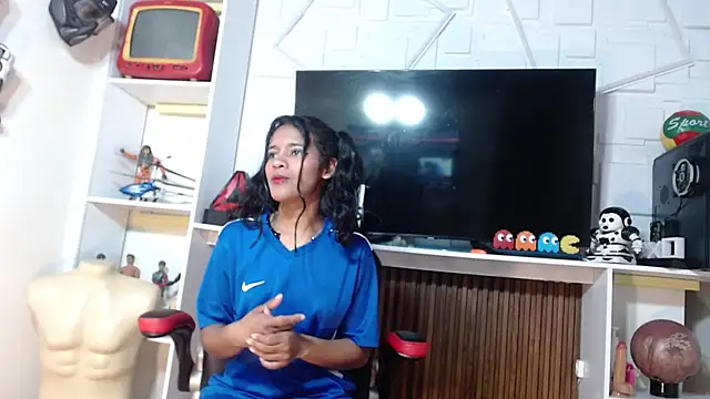 Snapshot of _QueenMarilyn chatting on June 19, 7:17 pm QueenMarilyn online show from June 19, 7:17 pm