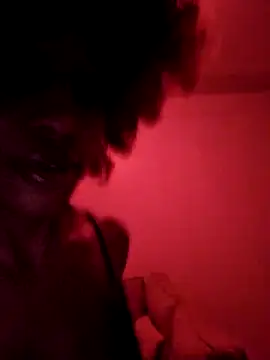 Snapshot of kiki_sexxy chatting on May 29, 8:40 pm kiki sexxy online show from May 29, 8:40 pm