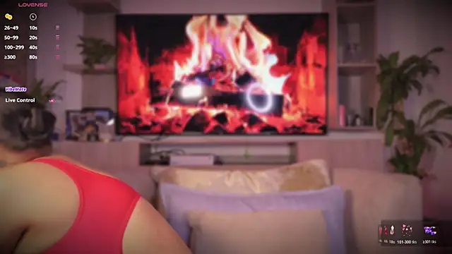 Snapshot of Lea_gray_ chatting on July 3, 6:14 pm Lea gray online show from July 3, 6:14 pm