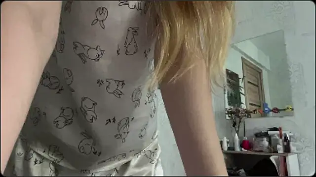 Snapshot of HeIen_cute chatting on July 14, 7:24 am HeIen cute online show from July 14, 7:24 am