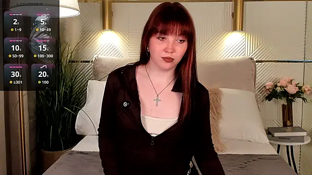Hyuna Flowers online show from June 26, 11:03 am