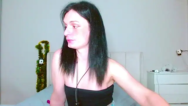 Snapshot of CuteMika chatting on May 30, 6:38 pm CuteMika online show from May 30, 6:38 pm
