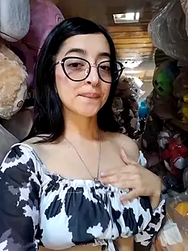 zoe r r online show from May 29, 5:11 pm