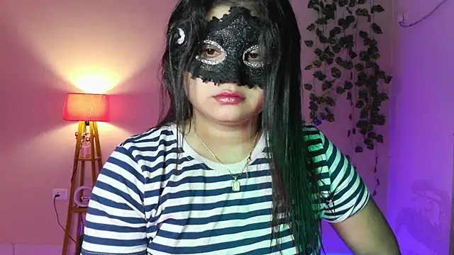 Red Heart  online show from July 13, 6:00 pm