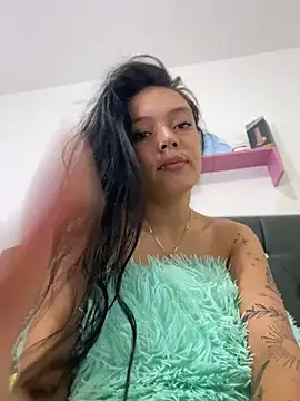 Snapshot of NIKA530 chatting on June 27, 12:22 pm NIKA530 online show from June 27, 12:22 pm
