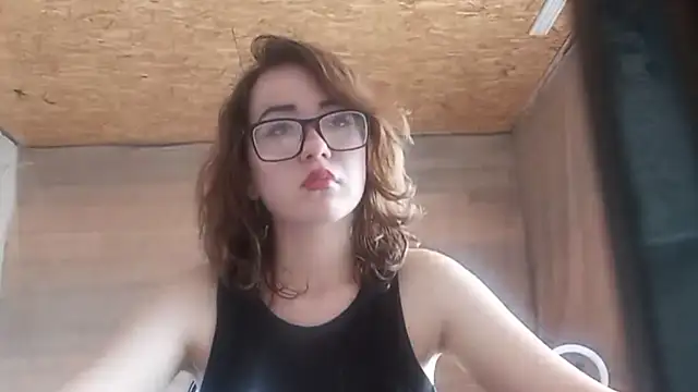 Snapshot of OliviaMoment chatting on July 4, 10:54 am OliviaMoment online show from July 4, 10:54 am