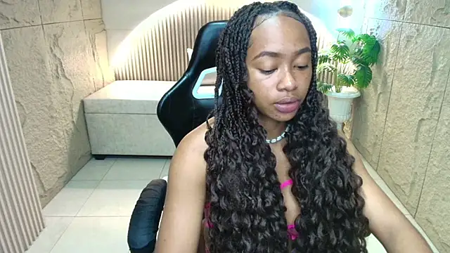 Snapshot of antonella__r_ chatting on June 14, 1:02 pm antonella r online show from June 14, 1:02 pm
