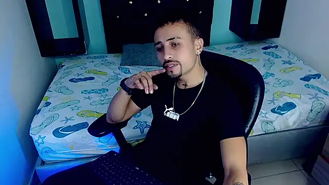 Snapshot of _anthony32 chatting on May 29, 1:42 pm anthony32 online show from May 29, 1:42 pm