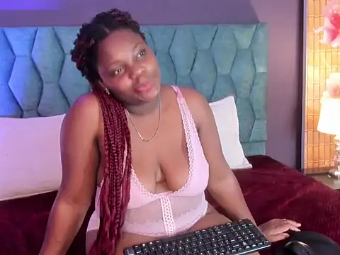 RoxaneMiranda online show from May 28, 8:50 pm