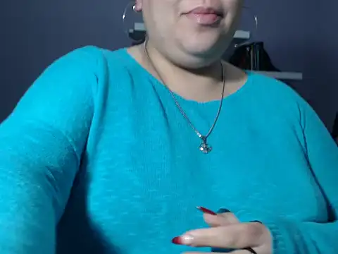 Snapshot of June_Osborne chatting on May 28, 11:02 pm June Osborne online show from May 28, 11:02 pm