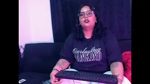 Snapshot of Scarlethh_ss chatting on June 2, 5:53 am Scarlethh ss online show from June 2, 5:53 am