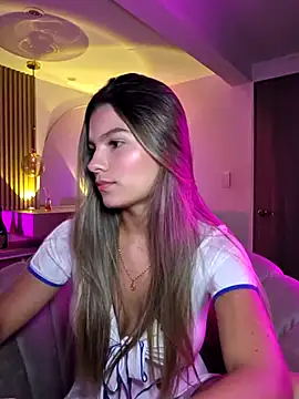 Snapshot of emilyvex chatting on July 14, 5:01 am emilyvex online show from July 14, 5:01 am