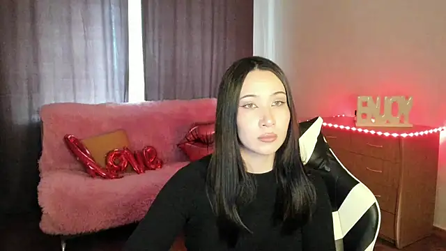 PlayMiss online show from June 2, 8:05 am