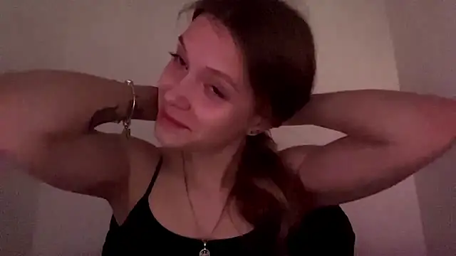 Snapshot of Moella_Ryans chatting on May 29, 11:25 pm Moella Ryans online show from May 29, 11:25 pm