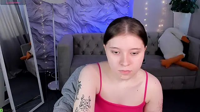 Snapshot of Kylie-Voss chatting on June 8, 3:29 am Kylie-Voss online show from June 8, 3:29 am