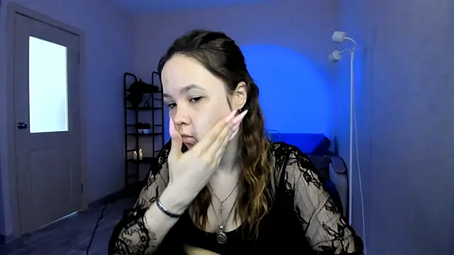 MirandaHolms online show from June 13, 1:58 am