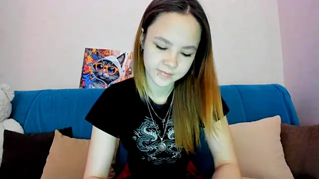 MirandaHolms online show from June 19, 3:11 am