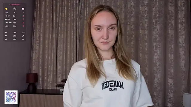 Snapshot of JenevaLitalien chatting on June 18, 6:12 pm JenevaLitalien online show from June 18, 6:12 pm