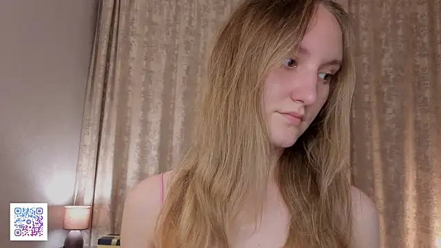 Snapshot of JenevaLitalien chatting on June 29, 6:08 pm JenevaLitalien online show from June 29, 6:08 pm