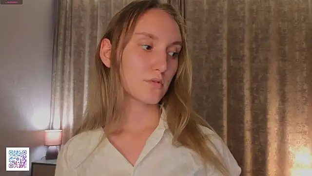 Snapshot of JenevaLitalien chatting on July 13, 3:37 pm JenevaLitalien online show from July 13, 3:37 pm
