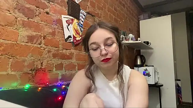DaliLove online show from May 31, 5:42 pm
