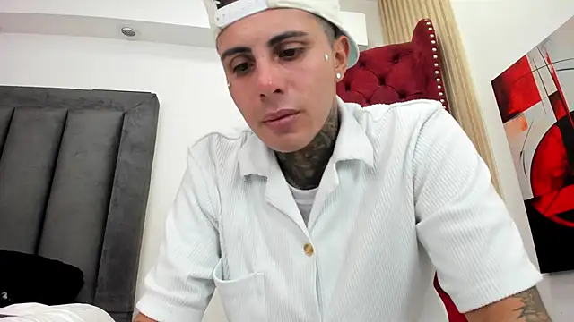 Kael Calle online show from June 19, 5:34 am